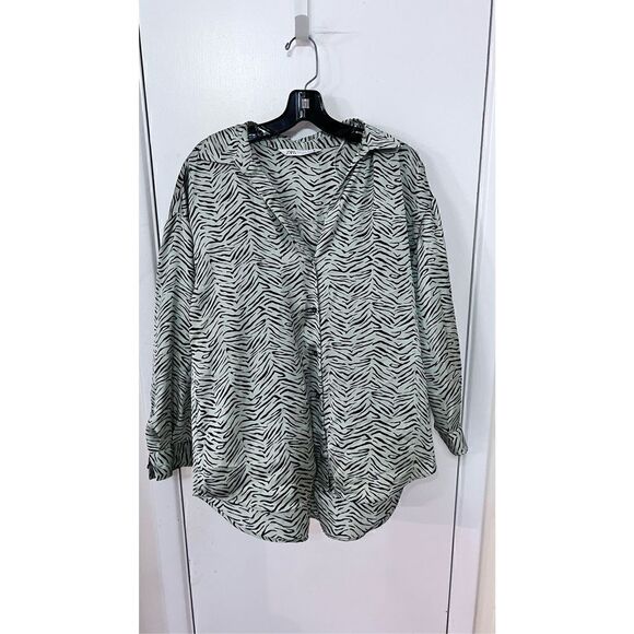 ZARA GREEN ZEBRA PRINT BUTTON DOWN BLOUSE WOMENS SIZE S - Picture 2 of 11